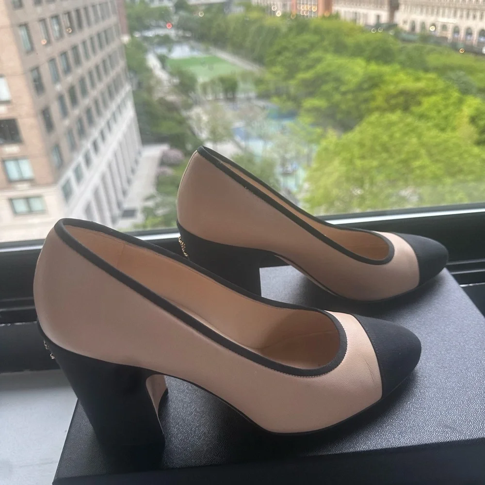 Chanel heels - Picture 4 of 11